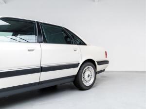 Audi V8 1990 года  (EU)